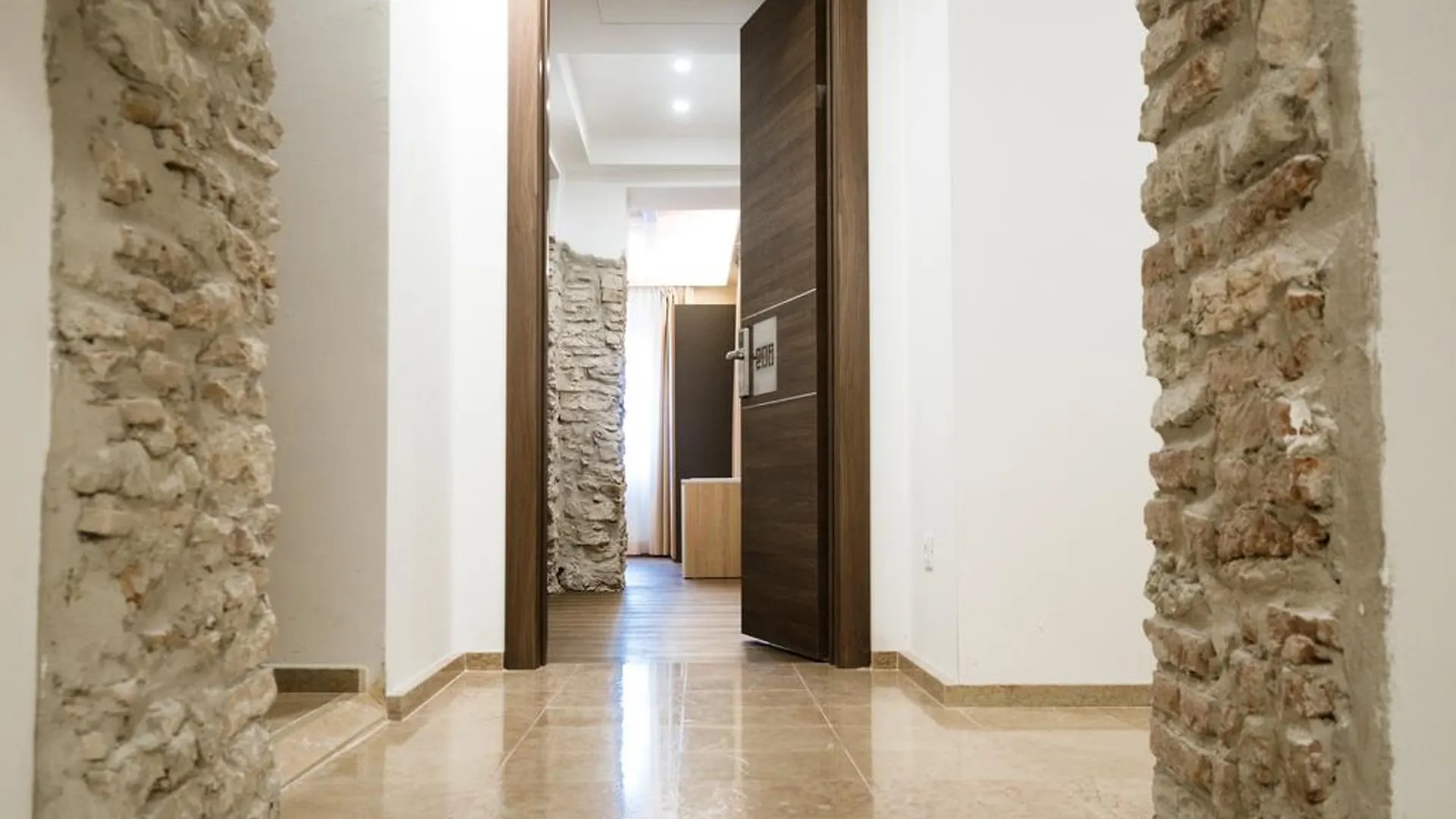 Hotel Corona Spiazzi Di Caprino 4*,  Italie