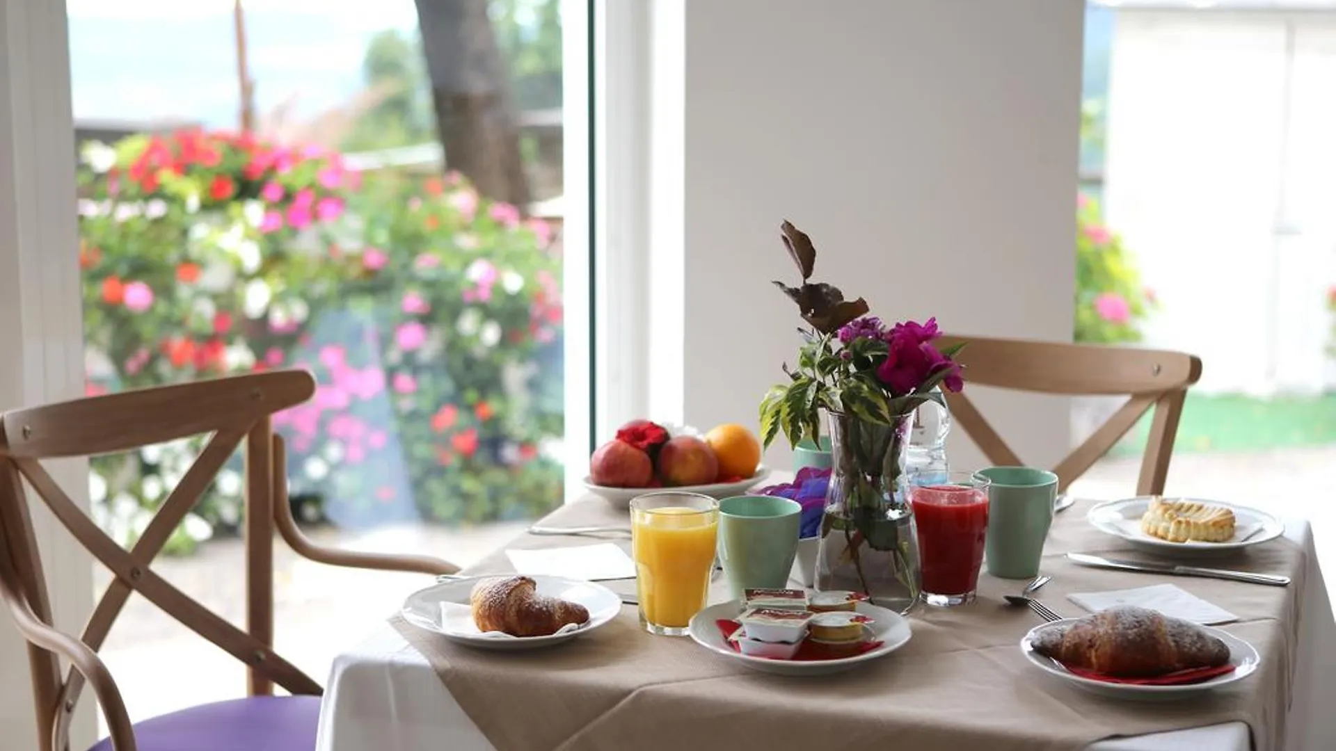 Hotel Corona Spiazzi Di Caprino 4*,  Itália